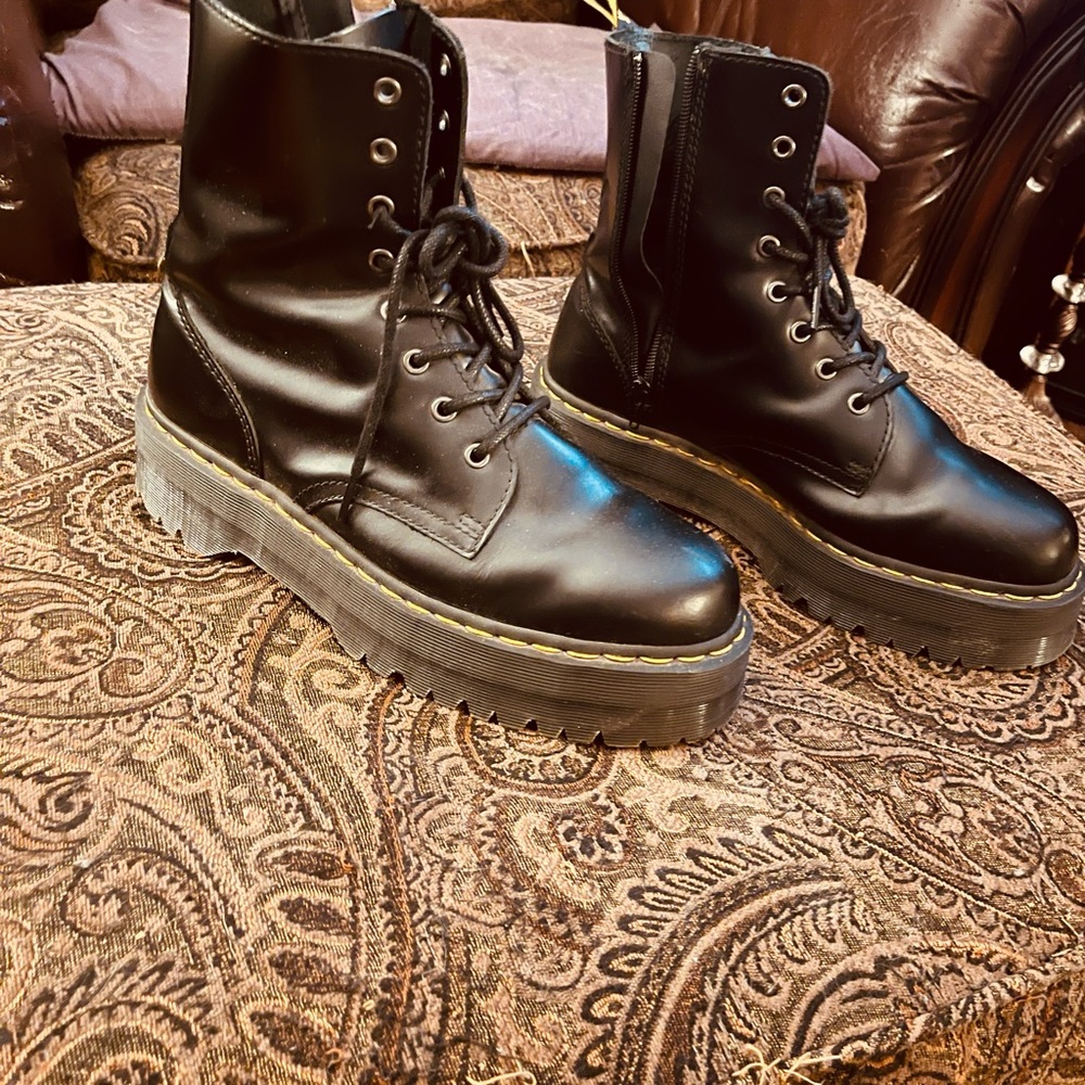 COPY - Dr. Martens
